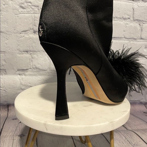 Sam Edelman Black Feathered Heeled Boots Sz 9 - Picture 14 of 16